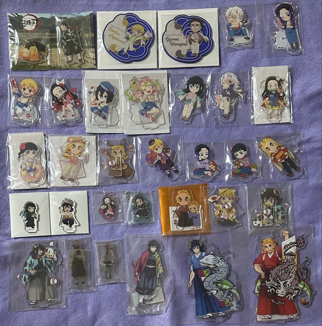 鬼滅の刃　アクリルスタンド　缶バッジ　ポストカード　ブロマイド　まとめ売り