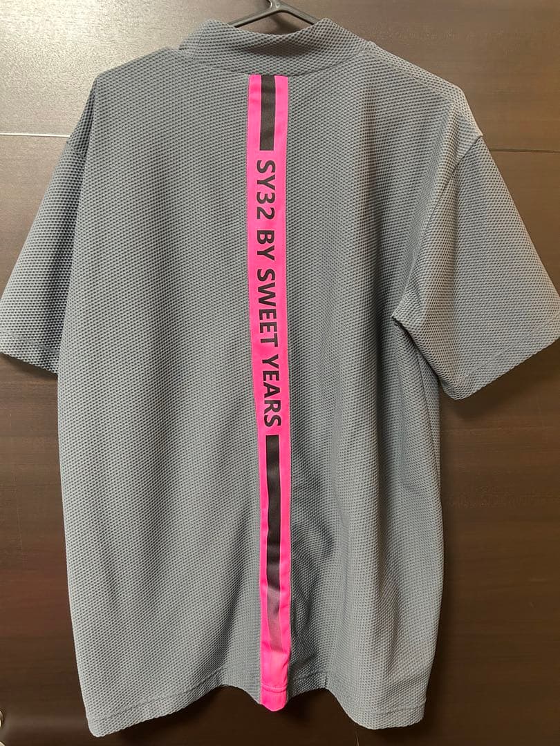 SY32 モックネックTシャツ