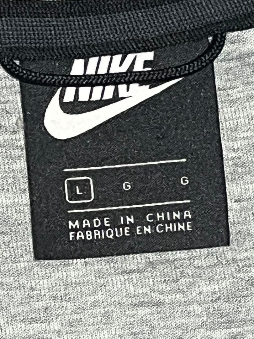NIKE テックフリー　上下