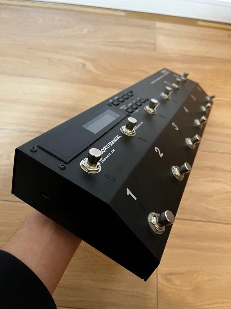 BOSS ES-8 スイッチャー