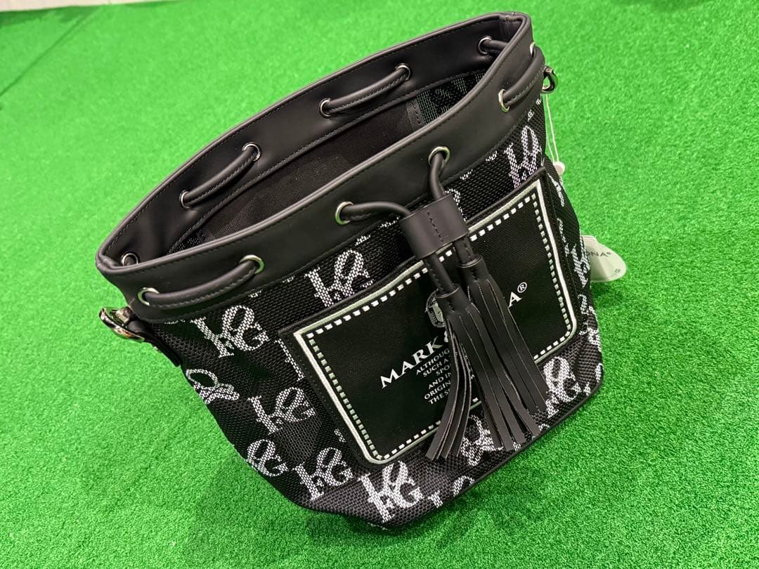 マークアンドロナ正規品、新品、未使用　タグ付　巾着型のカートバッグとボールポーチ
