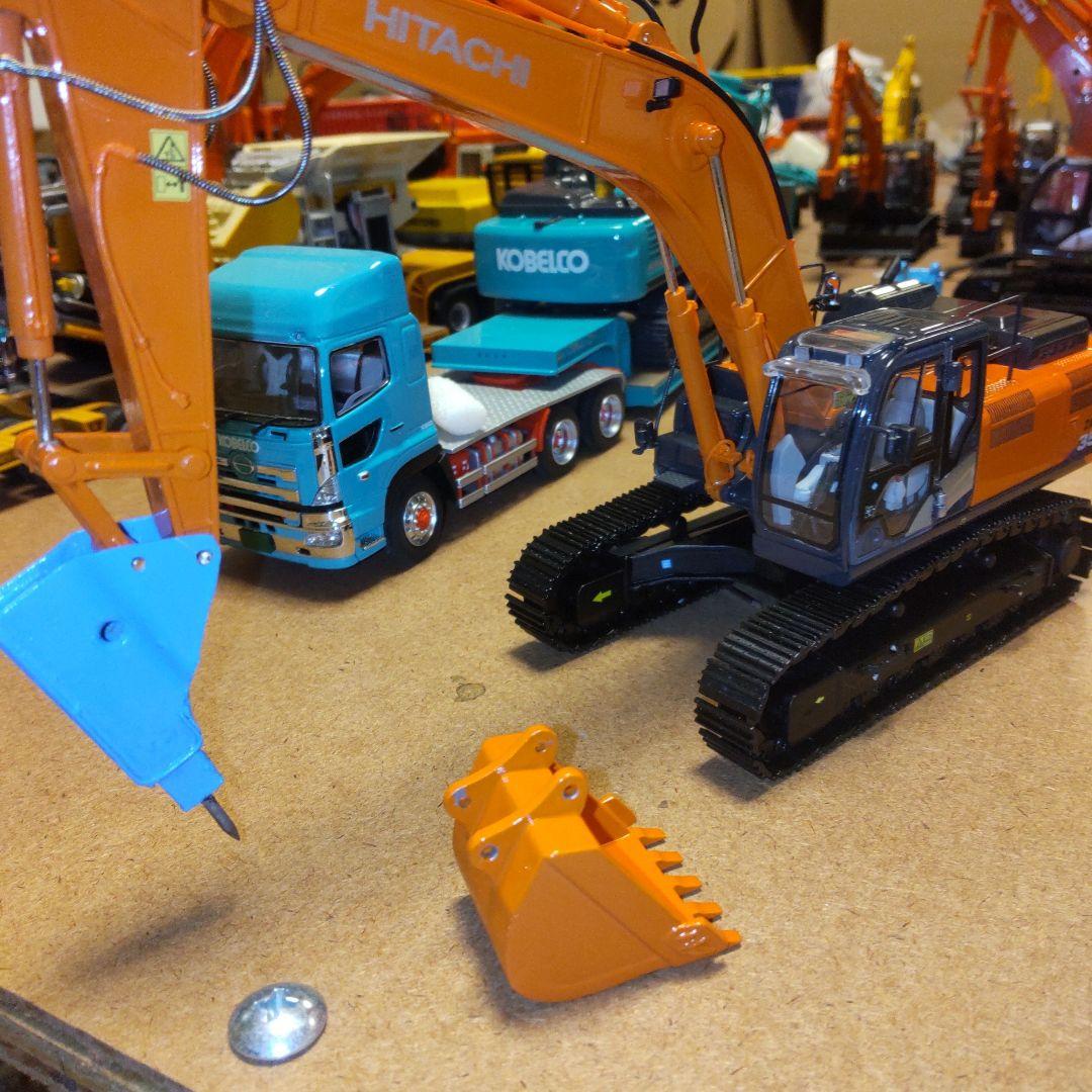 日立建機　ZAXIS 350LC オカダアイヨン　ブレーカーセット　　1/50
