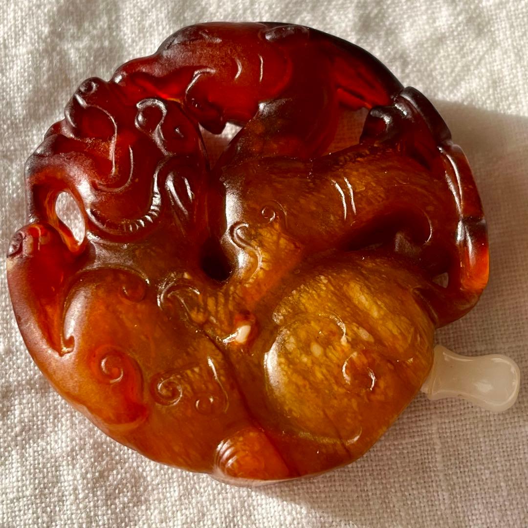 和田玉 赤玉 鼻煙壺 嗅ぎタバコケース 古玉 手彫 彫刻 神獣 軟玉 ネフライト
