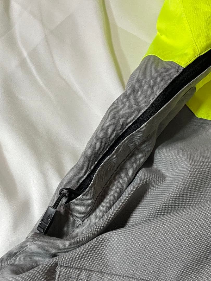 美品【価格交渉可】volcom ボルコム　スノーボード　スキー