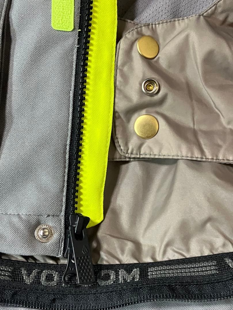 美品【価格交渉可】volcom ボルコム　スノーボード　スキー