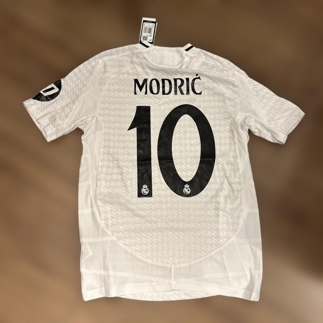 レアルマドリード　モドリッチ　ユニフォーム