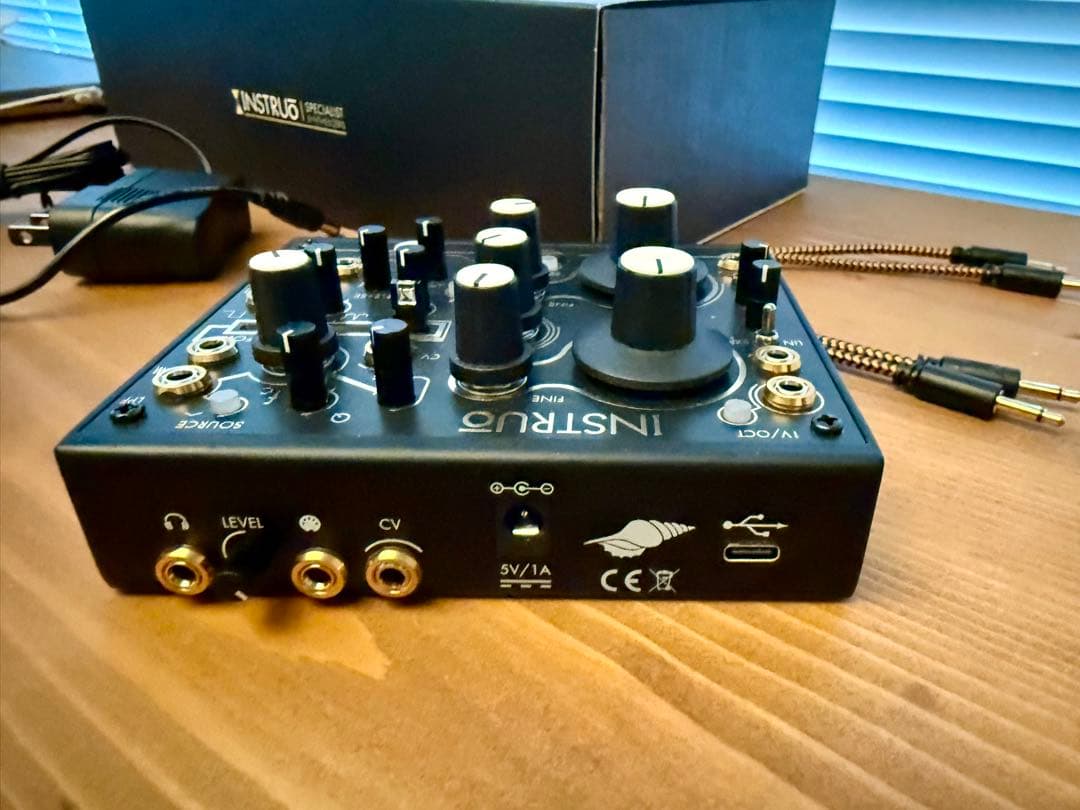 Instruo Seashell モジュラーシンセサイザー