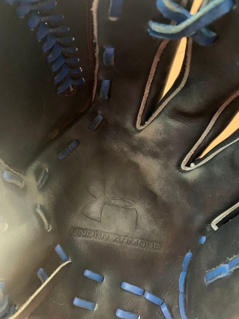 Under Armour 硬式グローブ 黒/青