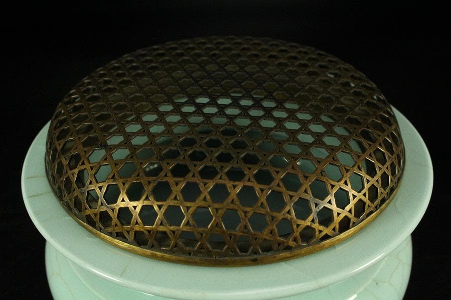 中国美術 袴腰 三足 青磁香炉(K-XA947)