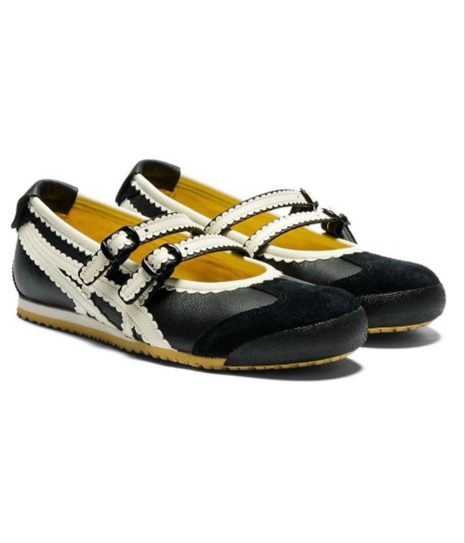 ブラック　ストラップ付き バレエシューズ