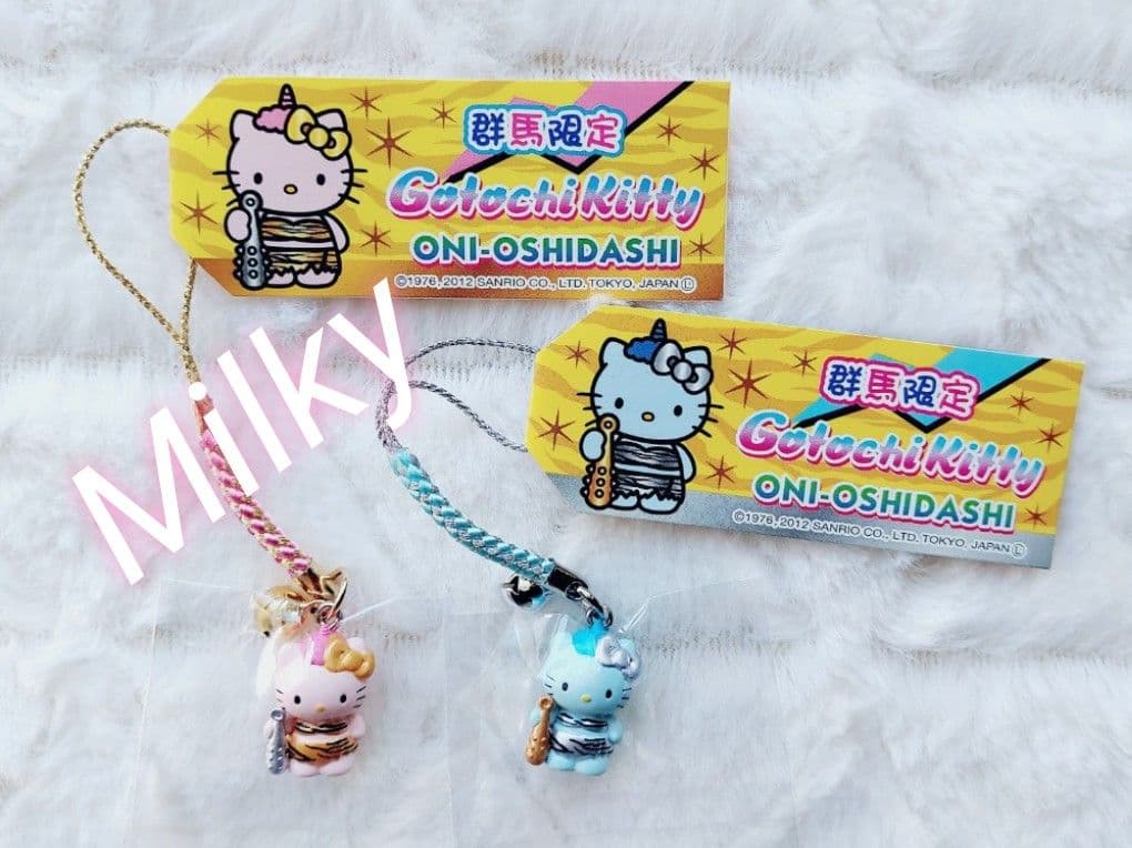 群馬♡鬼押出し園限定　赤鬼青鬼キティ2012根付２セット　激レア