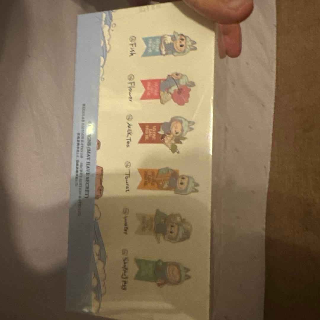 未開封　pop mart ラブブ　シンガポール限定　バッチコレクション　1箱