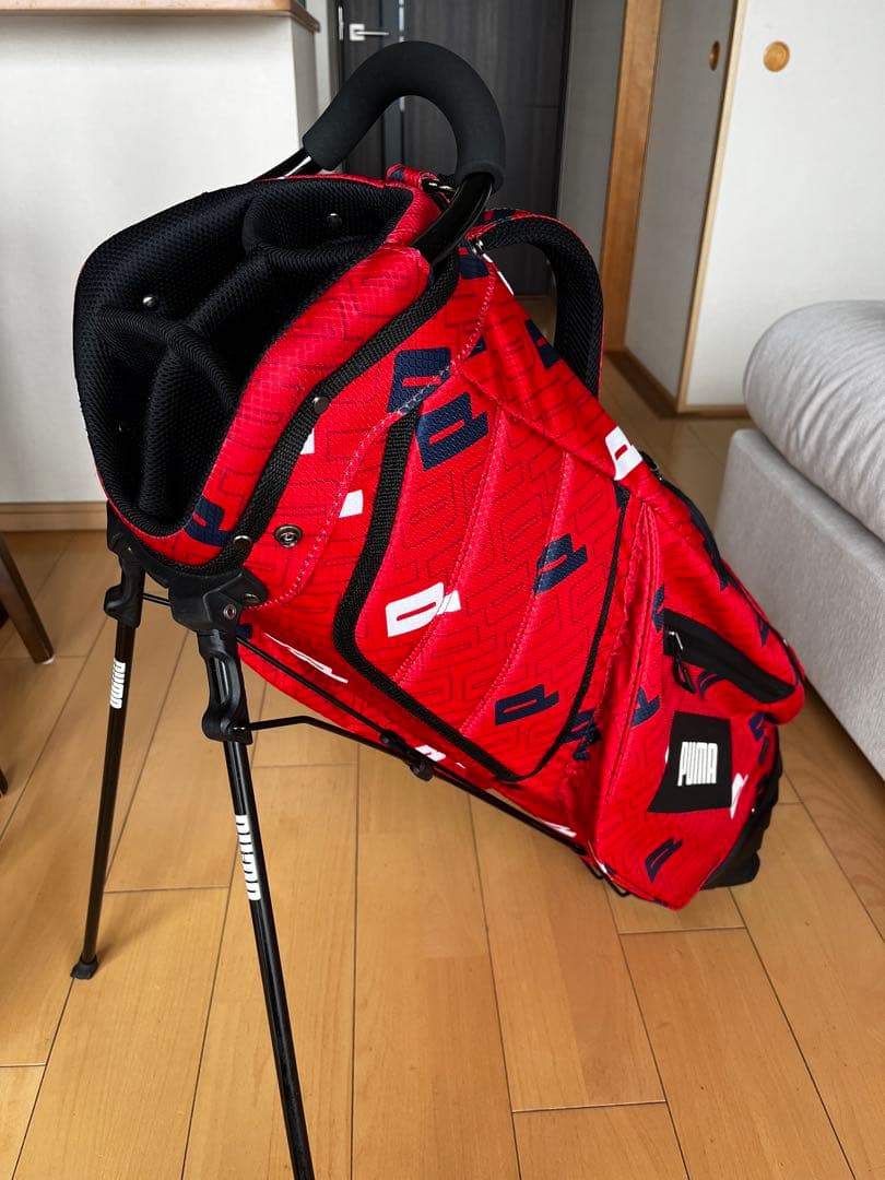 美品PUMAプーマ　スタンド式キャディバッグ 軽量2.8kg Pグラフィック
