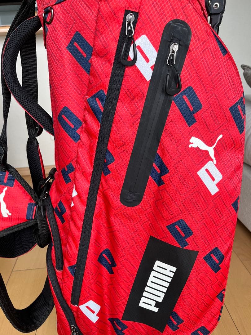 美品PUMAプーマ　スタンド式キャディバッグ 軽量2.8kg Pグラフィック