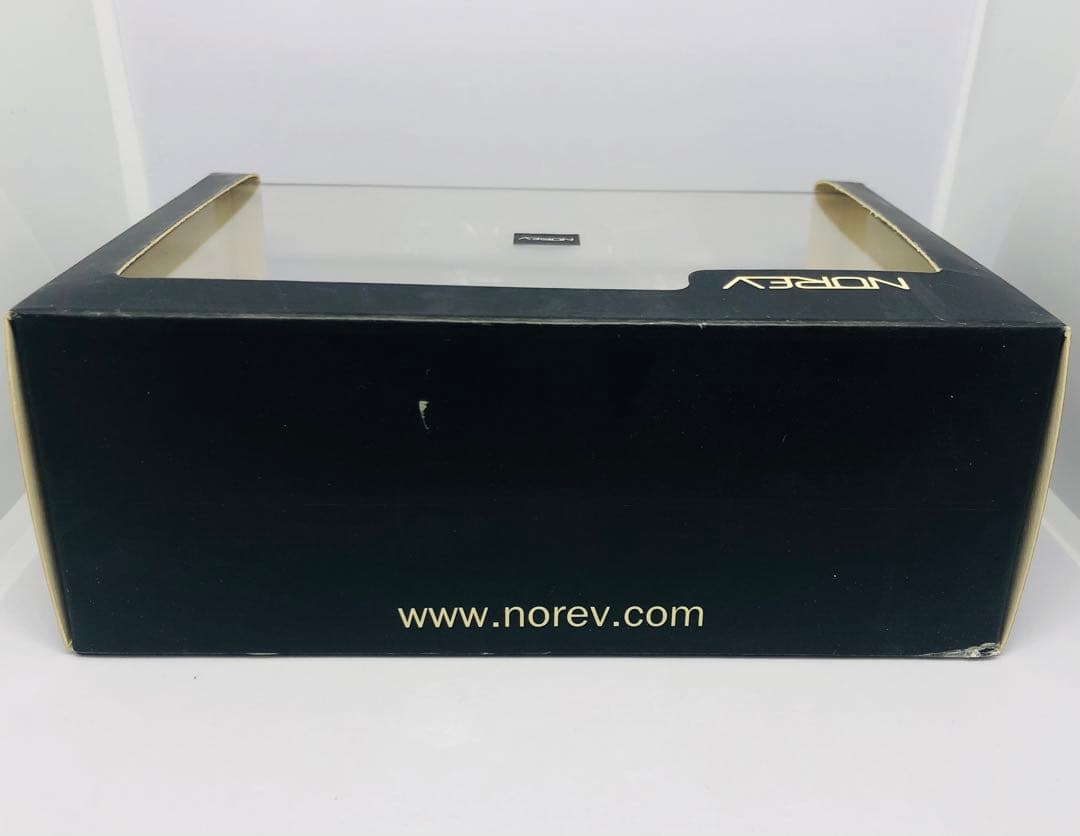 1/64 ノレブ クライスラー 300C