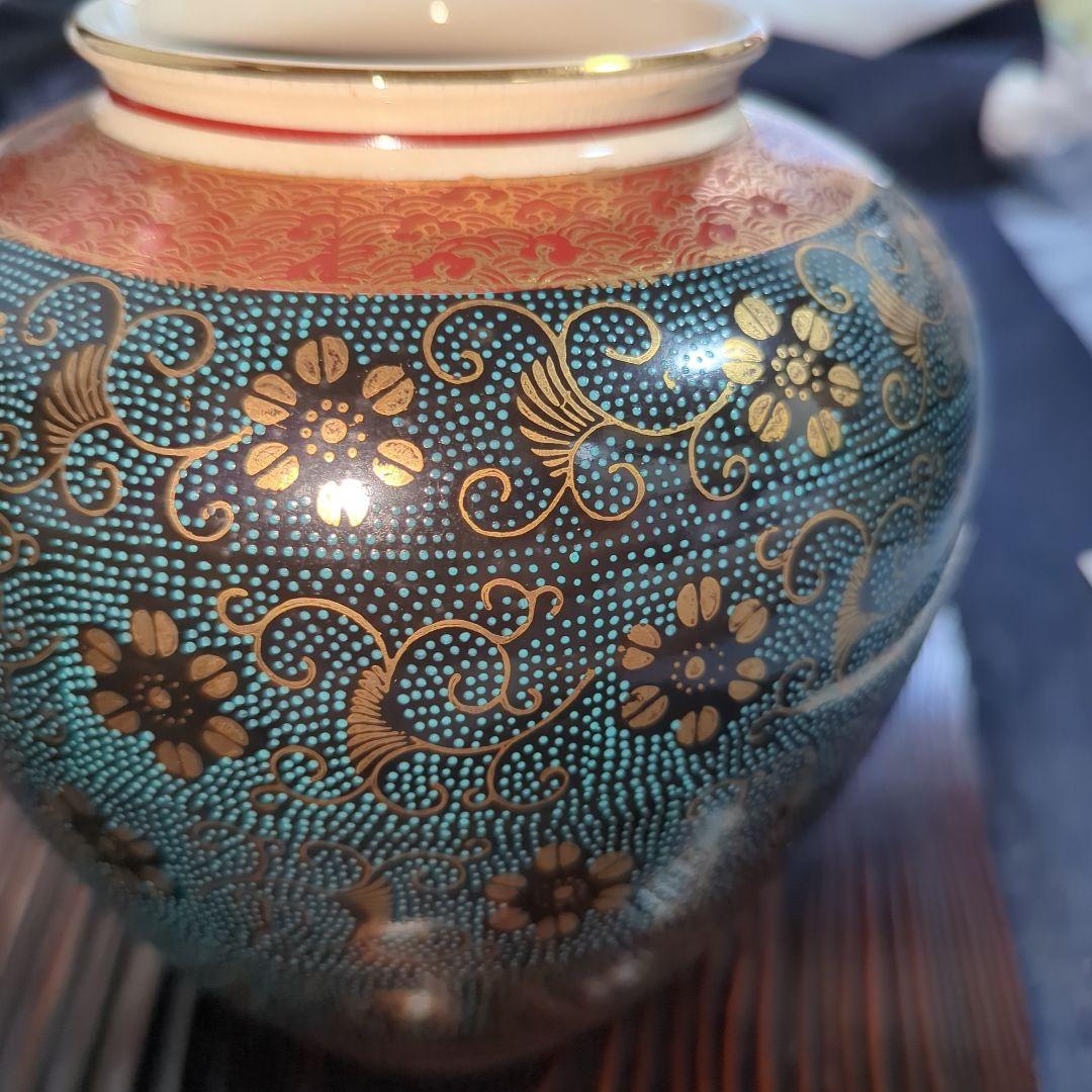 九谷焼 洋山 夢幻 青粒金彩 陶器の花模様の壺 価値あり