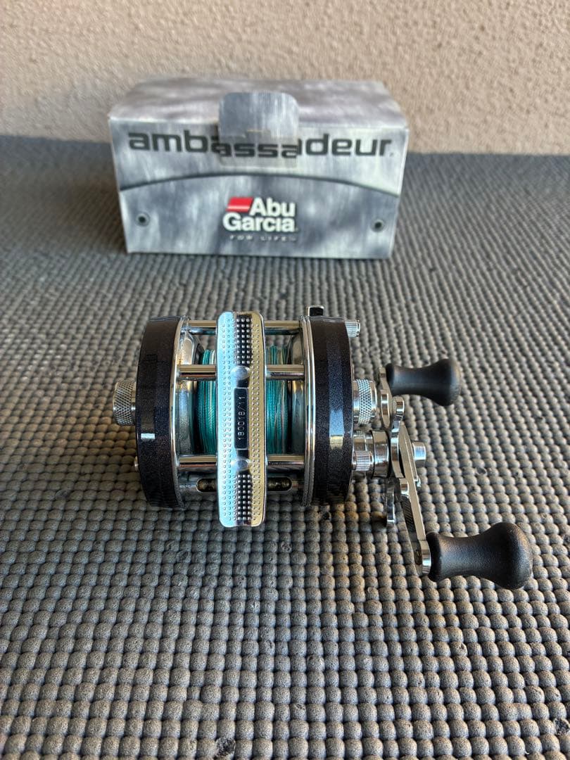 Abu Garcia 5500C PEARL BLACK ベイトリール