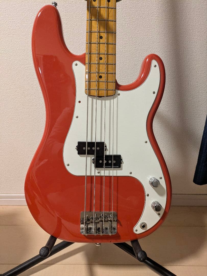 Fender Precision Bass フィエスタレッド
