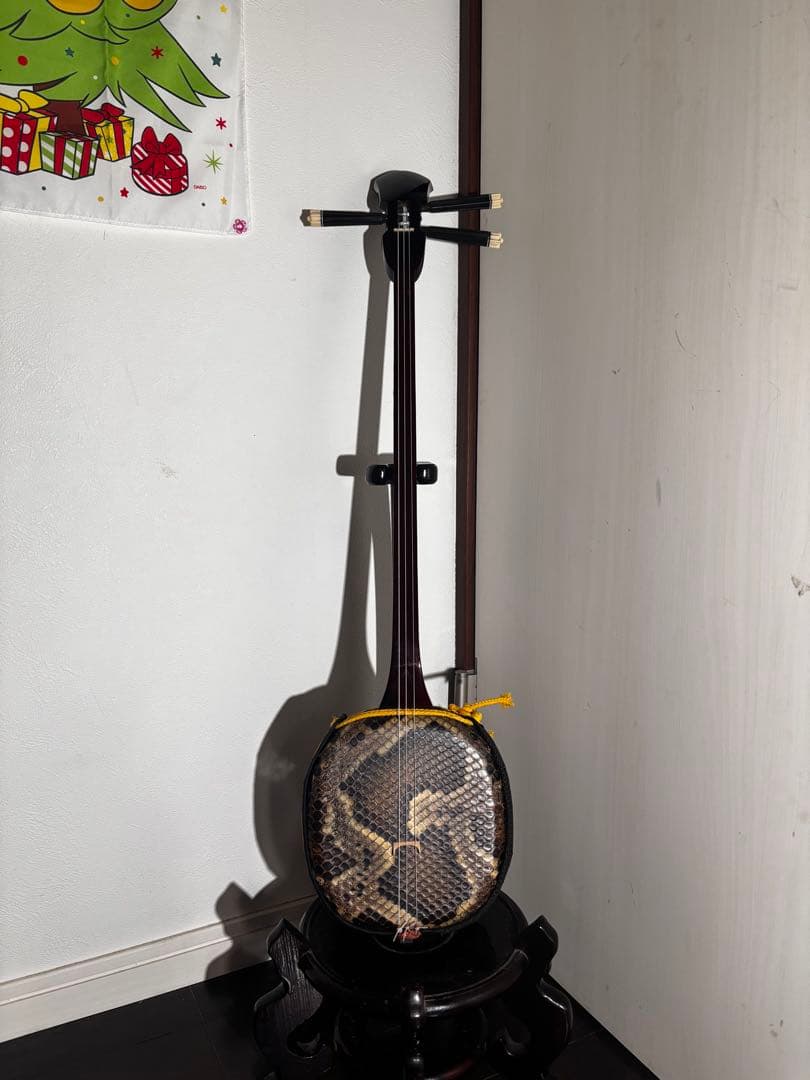 黒木の縞黒材三線