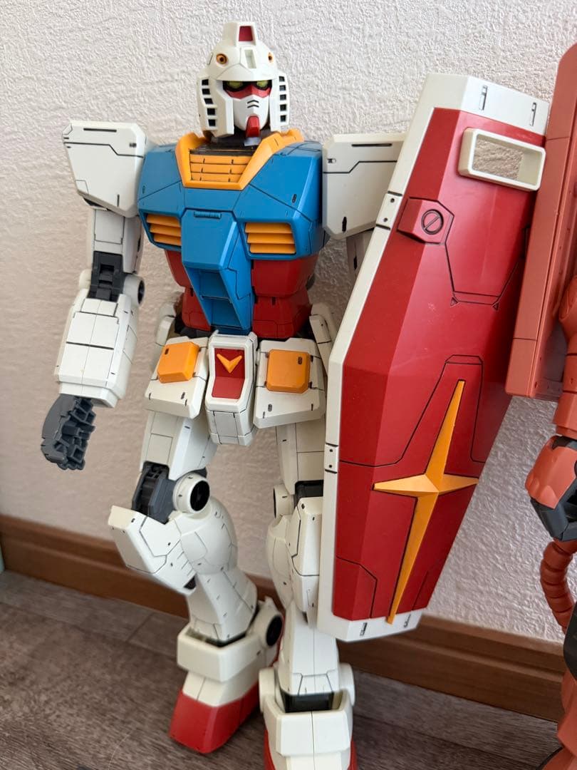 ガンプラ ガンダム、シャア専用ザクメガサイズモデルセット　ジャンク完成品