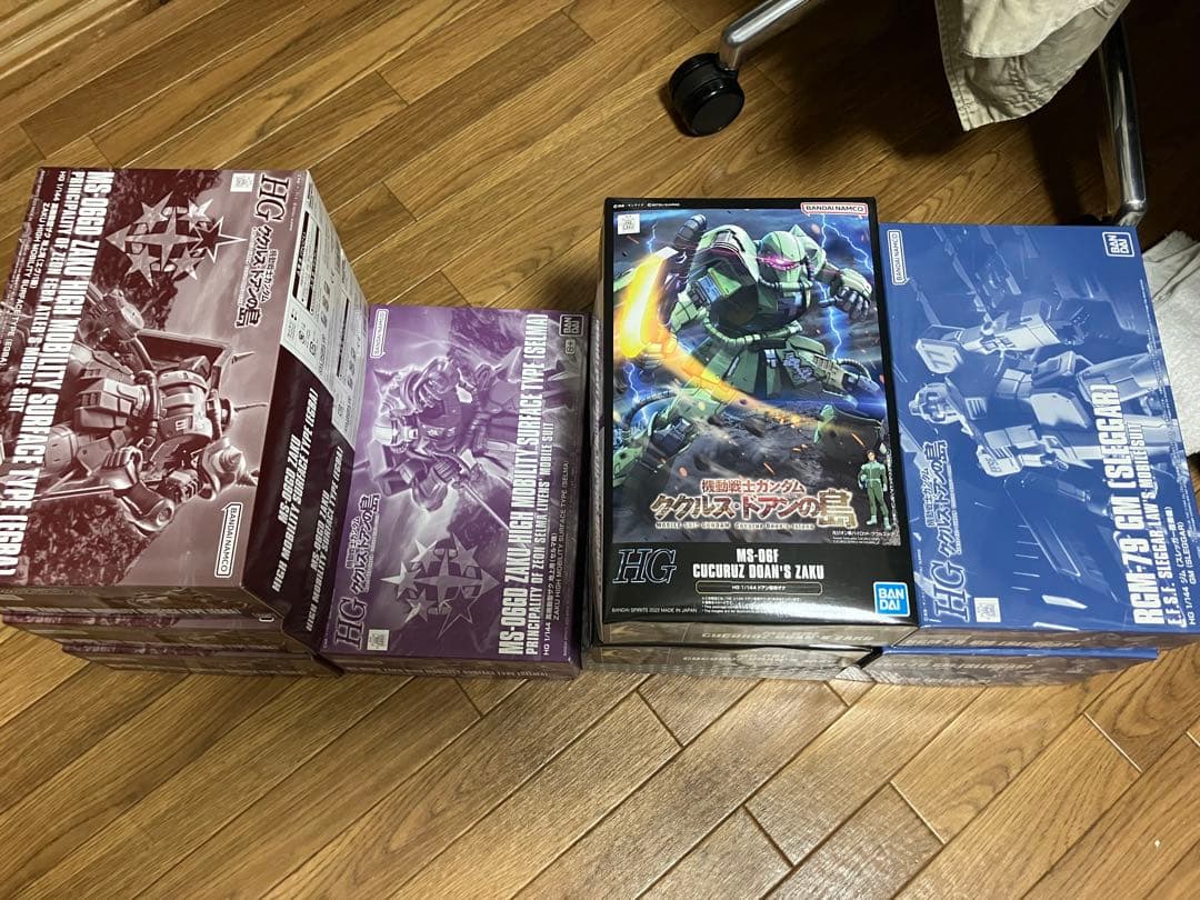 HG ガンプラ セット (ククルス・ドアンのザク, ガンダム