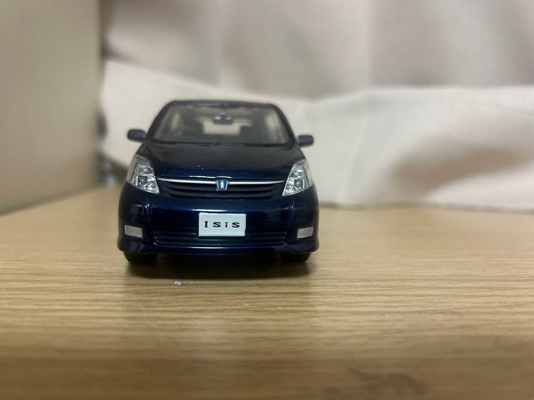 希少！1/30 トヨタアイシス カラーサンプルミニカー ブルー