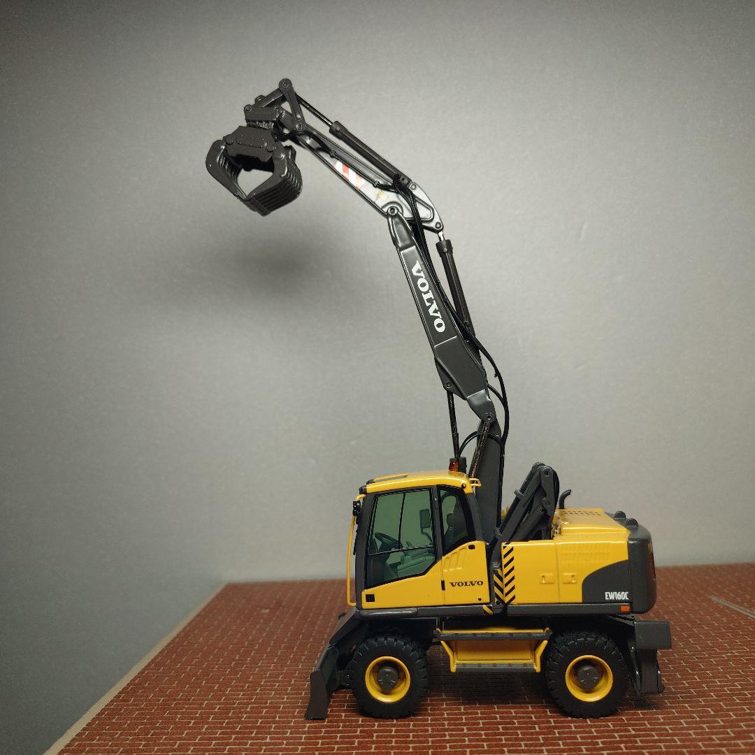 VOLVO EW180C ホイール式グラップル ボルボ NZG 1/50
