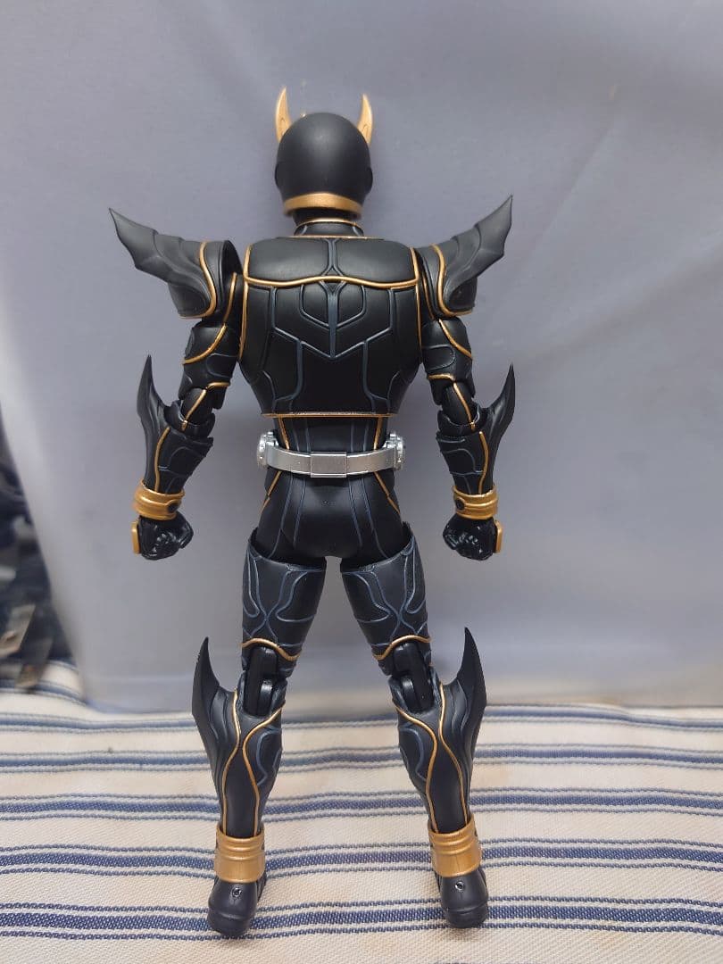 H*U様 S.H.Figuarts 真骨彫製法 仮面ライダークウガアルティメット