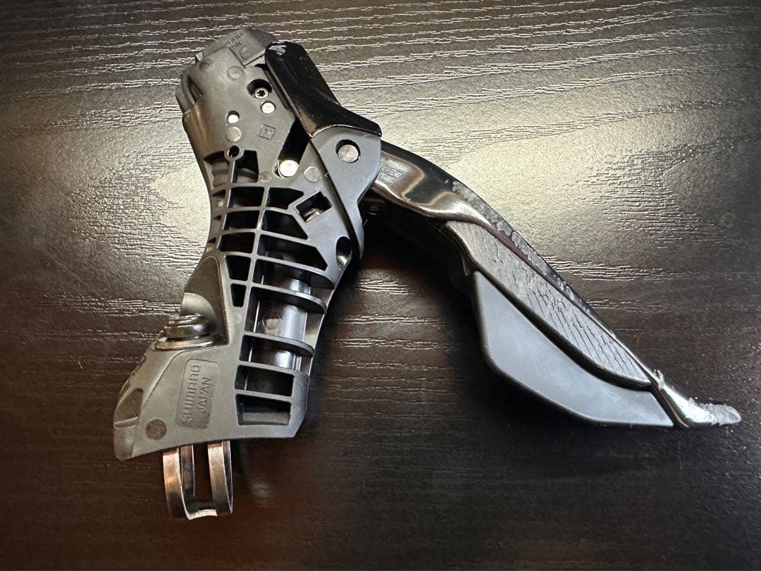 ST-R9270　傷あり　ブラケットカバー新品！