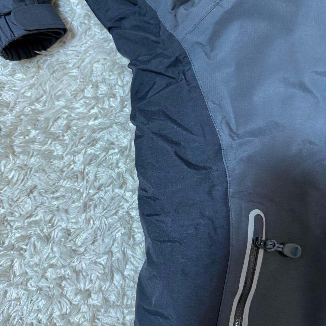 モンベル　スキーウエア　ダウンジャケット　Mサイズ　グレー　ブラック