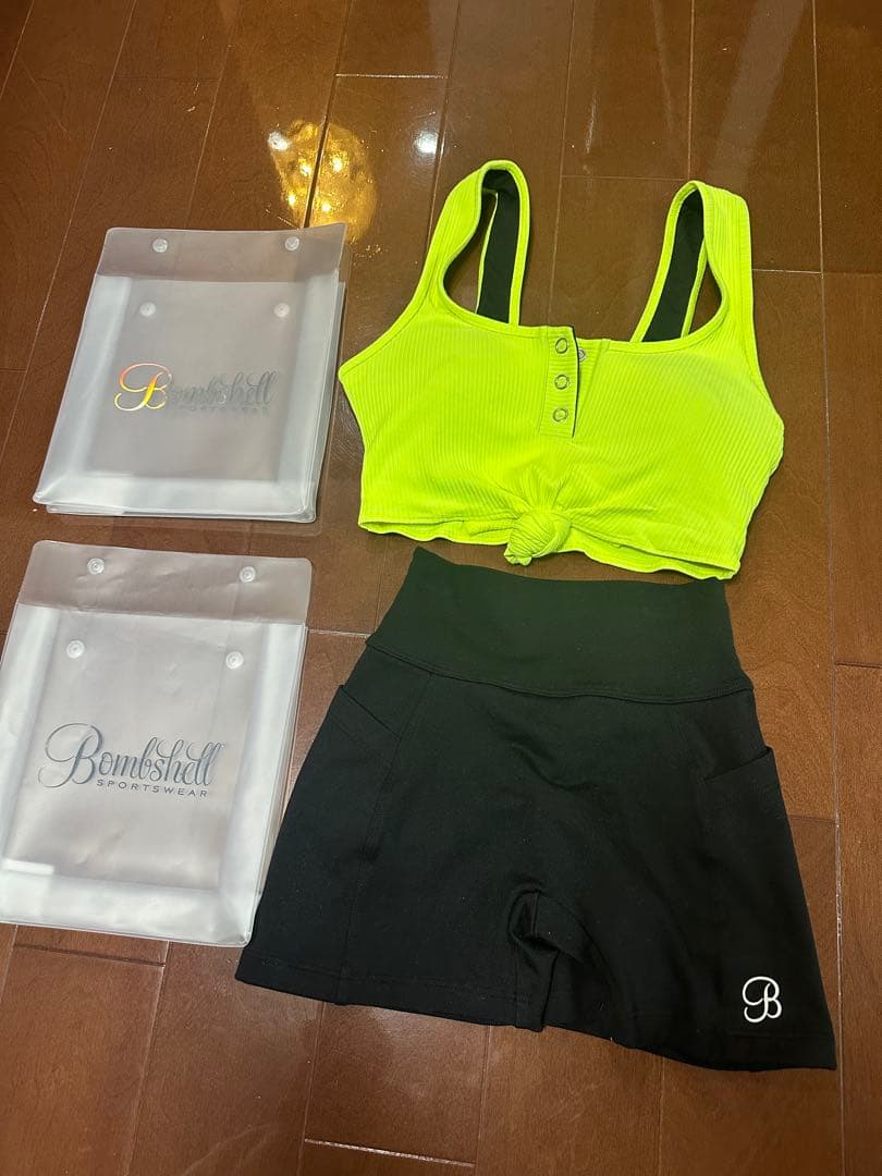 ボムシェル bombshell　sportswear