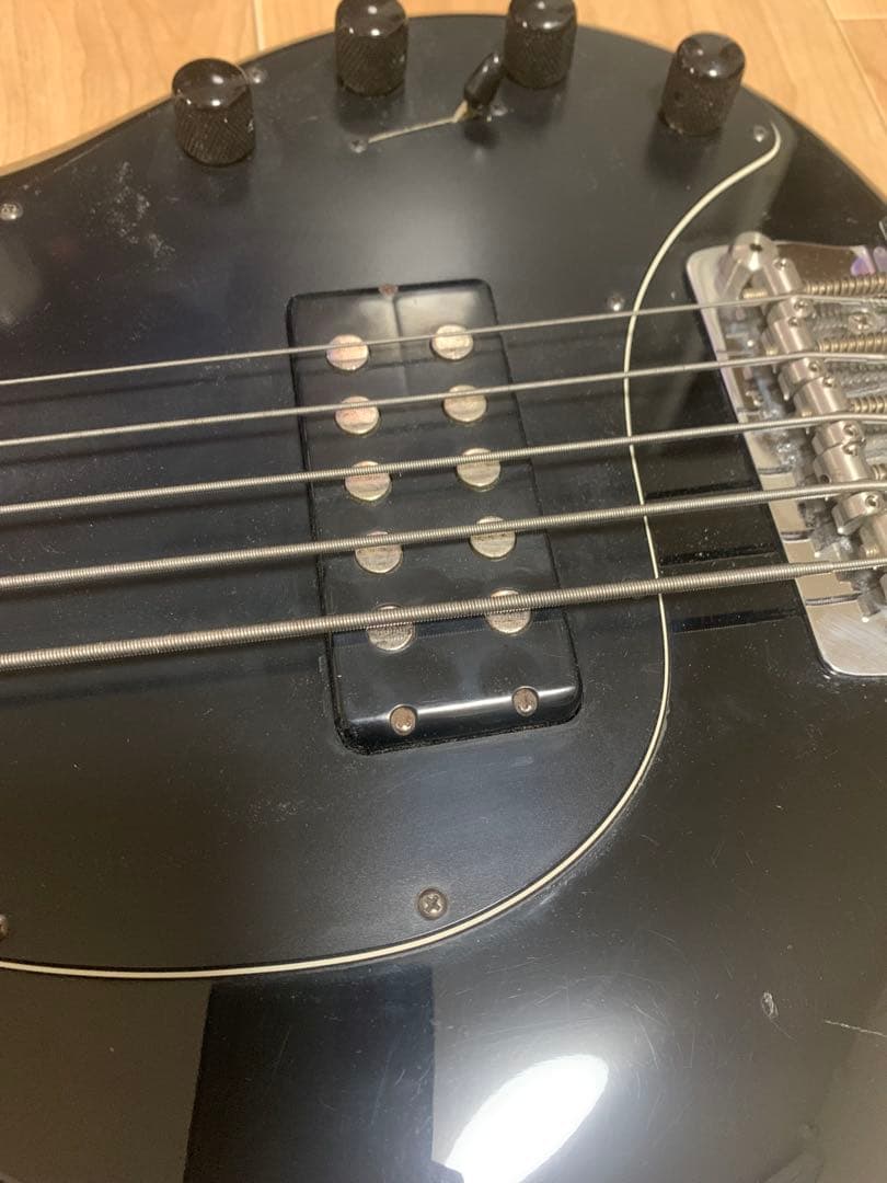 ベース MUSICMAN Stingray5 Black Maple FB