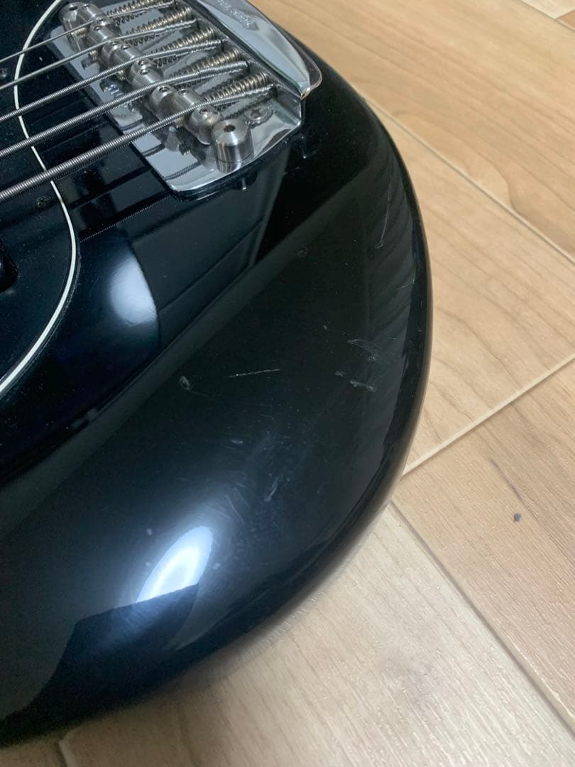 ベース MUSICMAN Stingray5 Black Maple FB