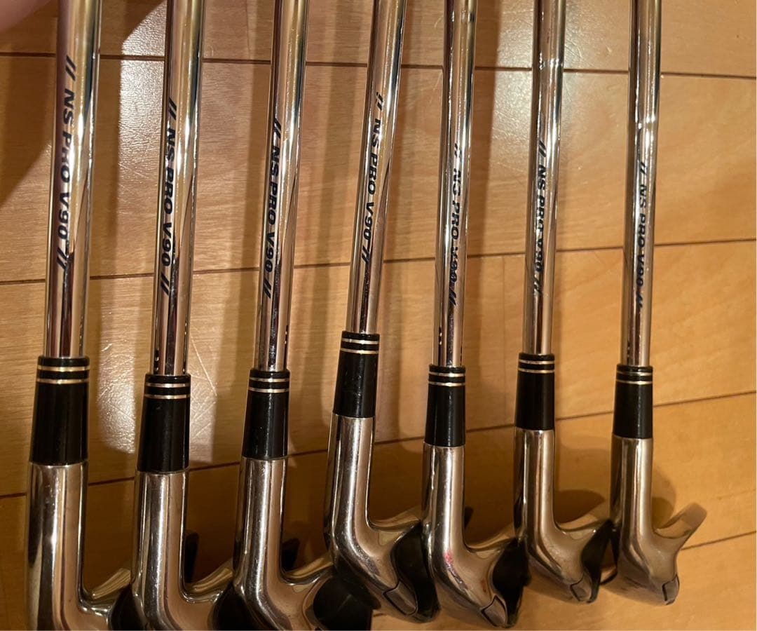 A645 DEEP CAVITY ゴルフクラブ7本セットアイアン