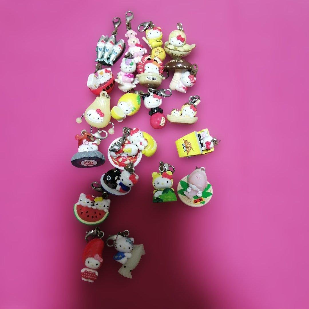 ご当地キティ　22個セット　金具に錆び有り