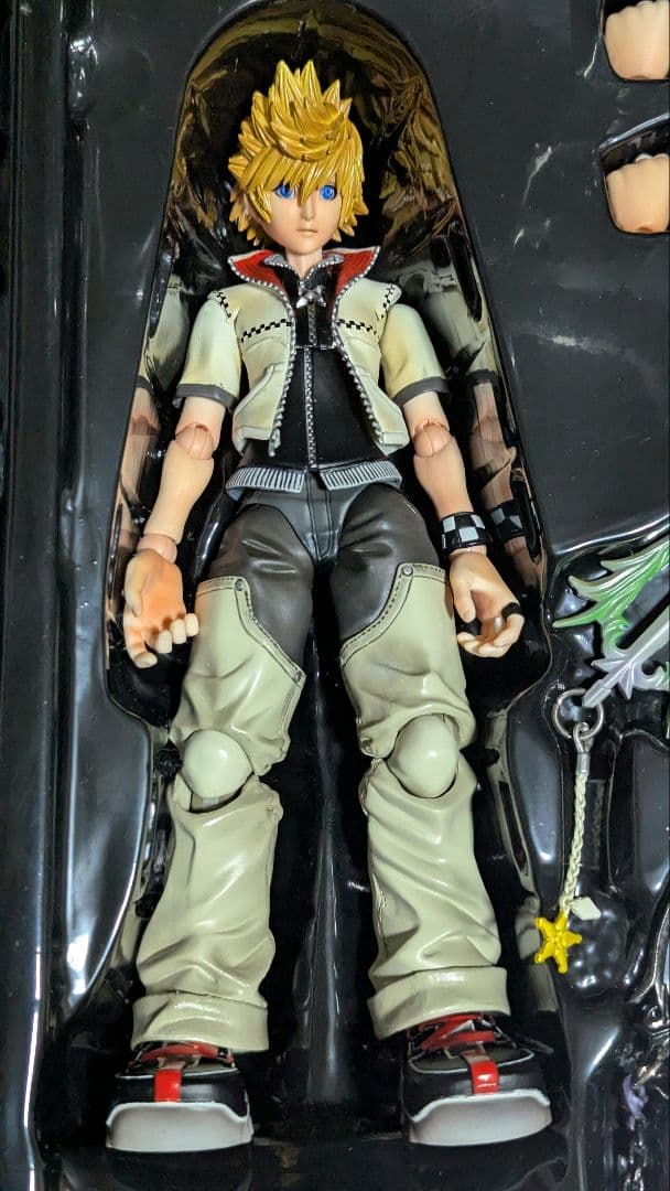 キングダムハーツ　ロクサス　プレイアーツ改　開封済み