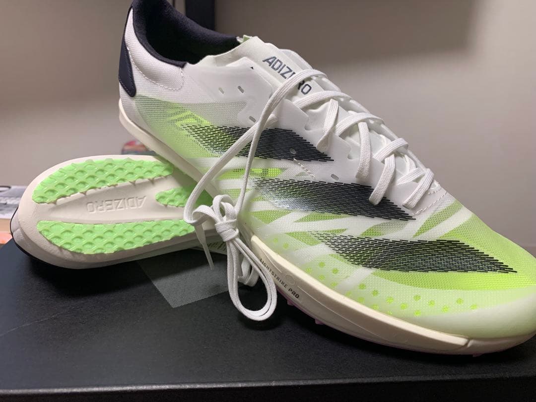 ADIZERO スパイクシューズ ホワイト/イエロー28.0