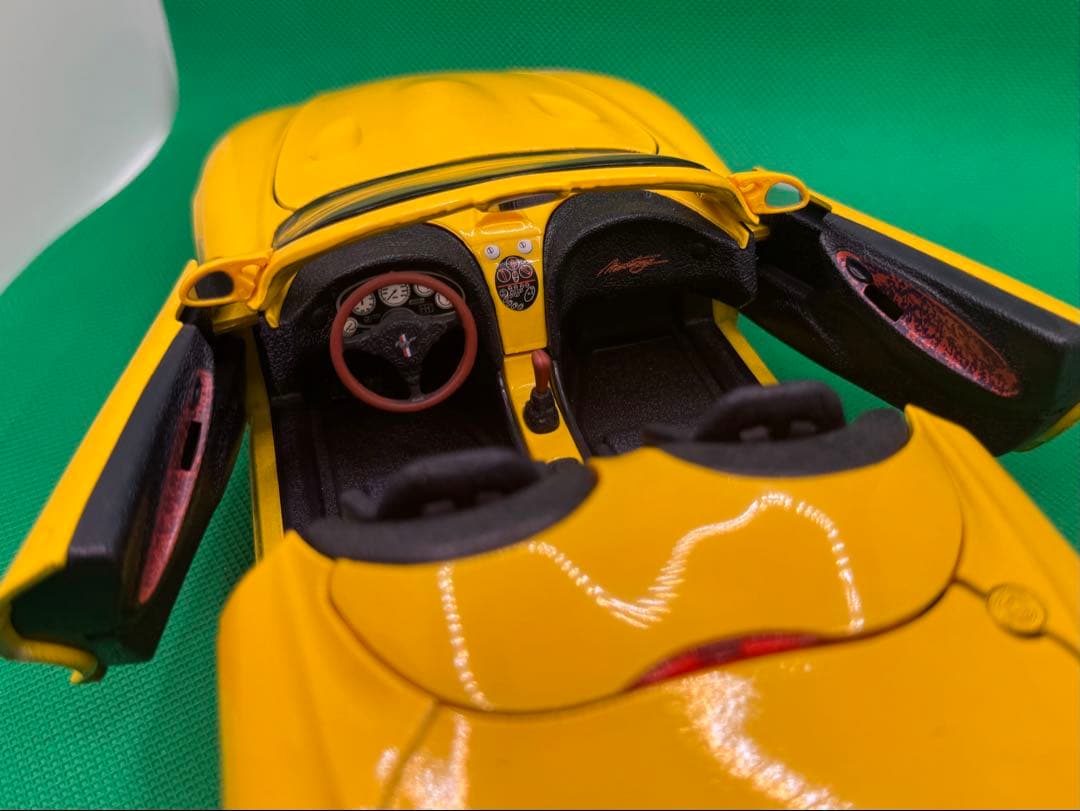 Maisto スポーツカー イエロー 1/18