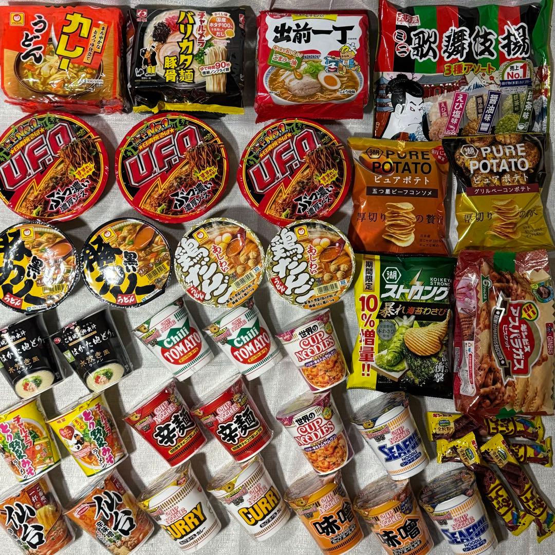 カップ麺他・詰め合わせ / 赤いきつね・カップヌードル・豚カレー・UFO 他