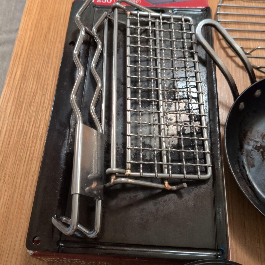 UNIFLAME ダッチオーブン8インチ、ちびパンなどセット 詳しくは写真と説明