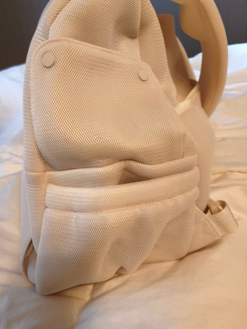 moncheri メッシュフロントリュック ベージュ Mサイズ