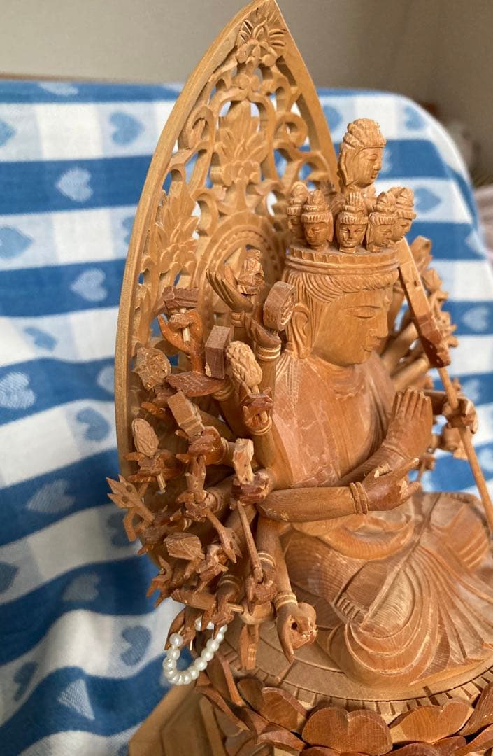 千手観音 手彫り木彫り仏像 全高25cm 風水では財物や幸せをかき集める像