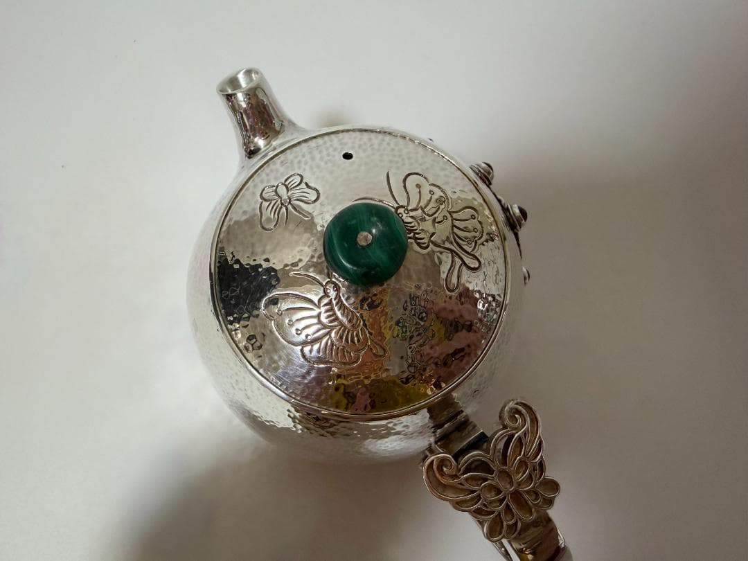 純銀製 蝶文様 色石付き 急須 銀瓶 煎茶道具