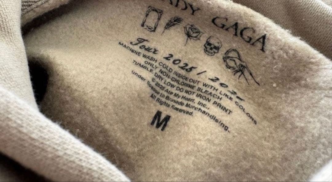 Lady Gaga: The MAYHEM Ball 公式パーカー