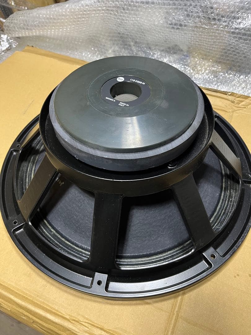 RCF L18P200(EAW CK-1814)18インチユニット1個(単品)