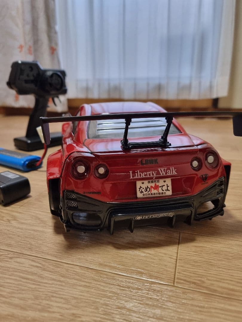 タミヤ TT02 シャーシ、GT-R R35 リバティウォークボディ