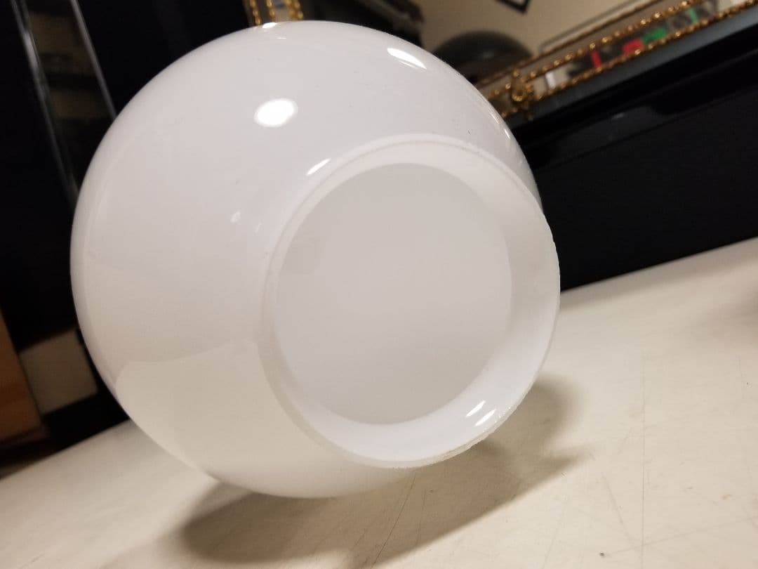 1970's　ミッドセンチュリーモダン　スピンドルポール　乳白硝子　ボールランプ