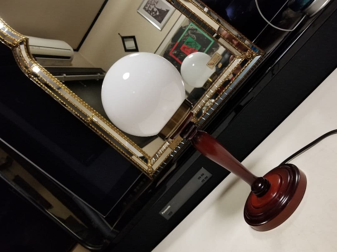 1970's　ミッドセンチュリーモダン　スピンドルポール　乳白硝子　ボールランプ