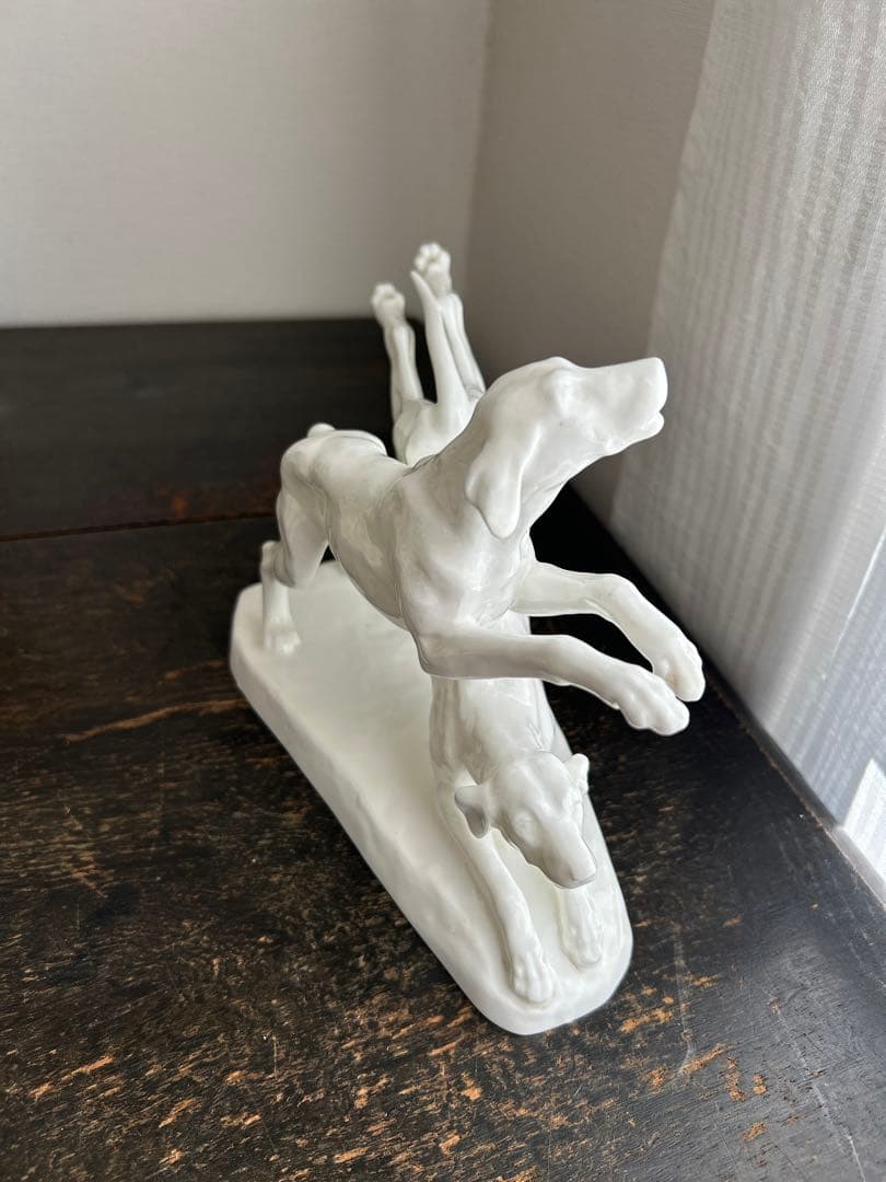 ノリタケ　ボーンチャイナ　狩猟犬のフィギュリン