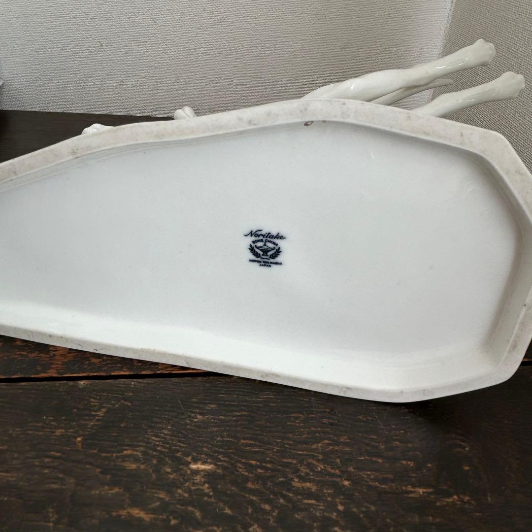 ノリタケ　ボーンチャイナ　狩猟犬のフィギュリン